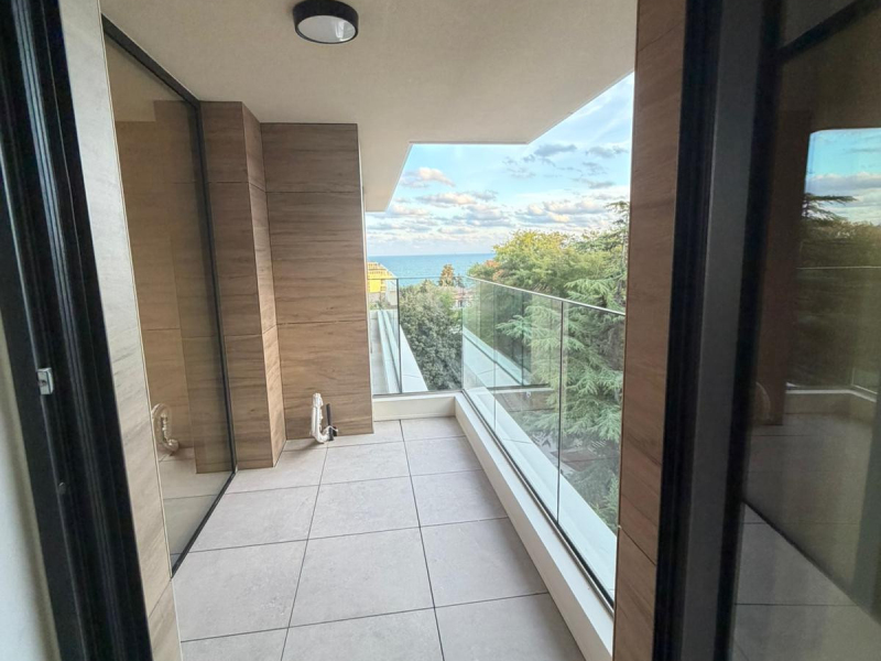 Azur Panorama 3 – Nový moderný apartmán s výhľadom na more