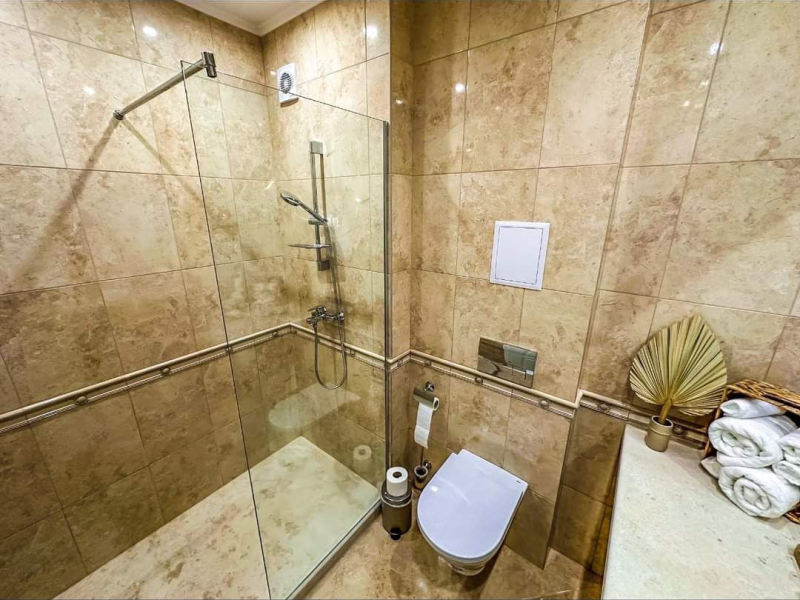 Luxusný apartmán s priestrannou terasou – 1 spálňa