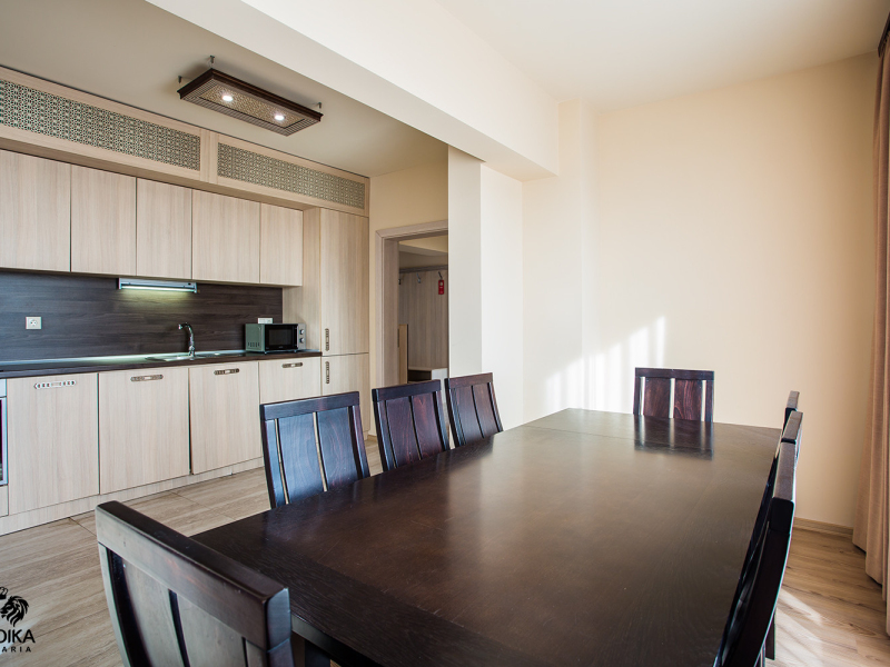 Exkluzívny penthouse s obrovskou terasou a panoramatickým výhľadom na more