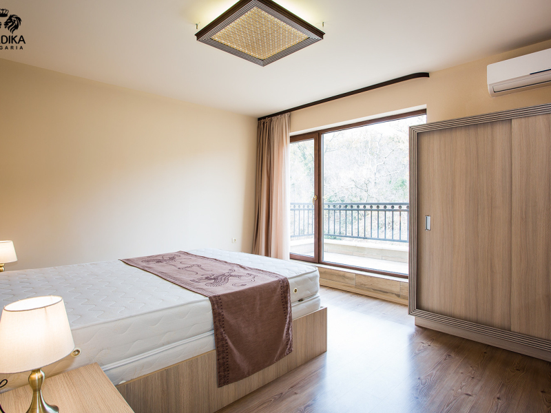 Exkluzívny penthouse s obrovskou terasou a panoramatickým výhľadom na more