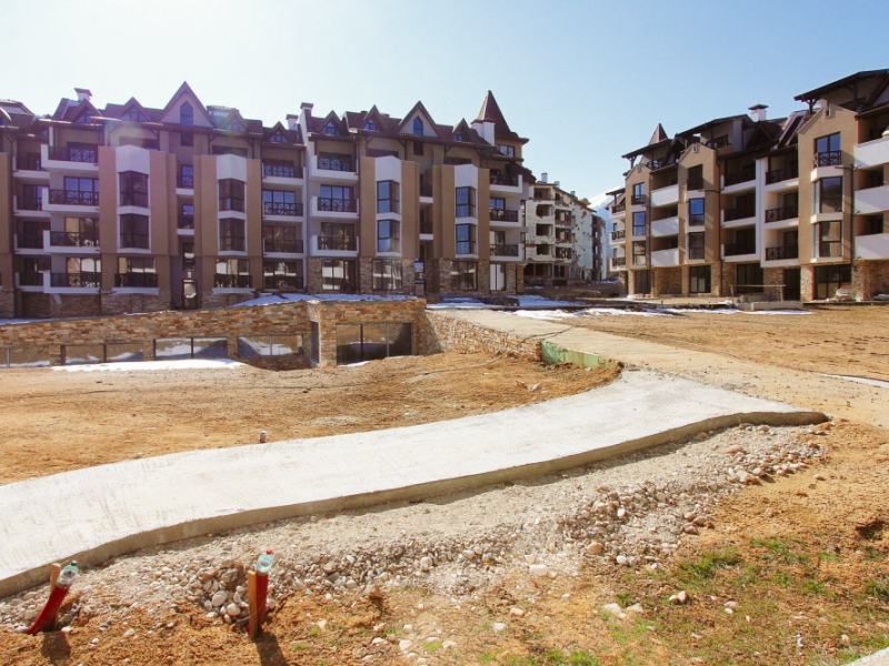 Luxusný jednoizbový apartmán v exkluzívnom rezorte Pirin Castle – len 350 m od lanovky (Bansko)