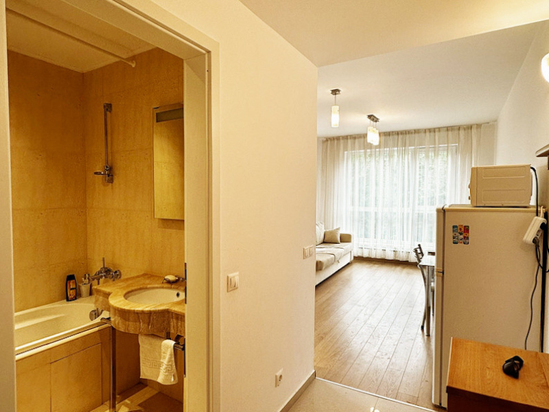 Zariadený jednoizbový apartmán v komplexe St. Georgi Palace
