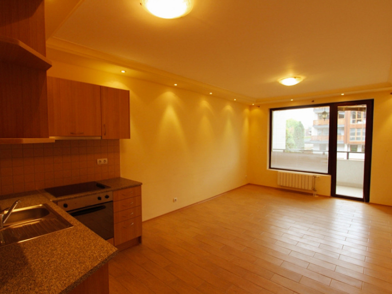 Priestranný dvojizbový apartmán v rezorte Parklands