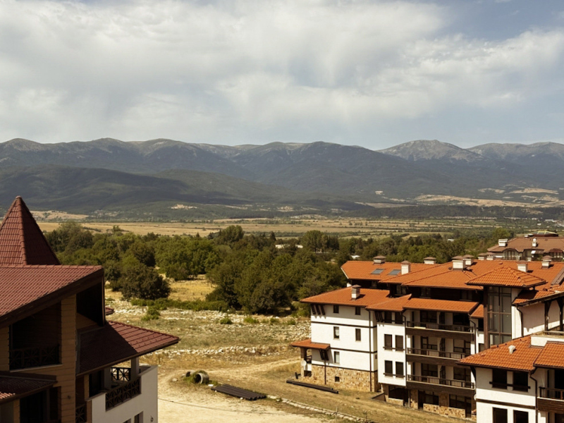 Priestranný dvojizbový apartmán s veľkou terasou