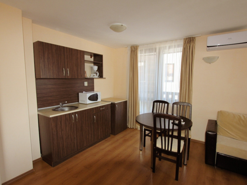 Zariadený jednoizbový apartmán v rezorte Royal Park 