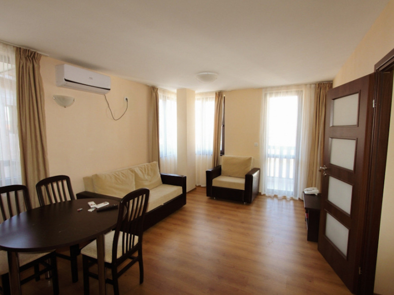 Zariadený jednoizbový apartmán v rezorte Royal Park 