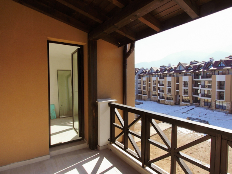 Priestranný dvojizbový apartmán v luxusnom rezorte Pirin Castle 