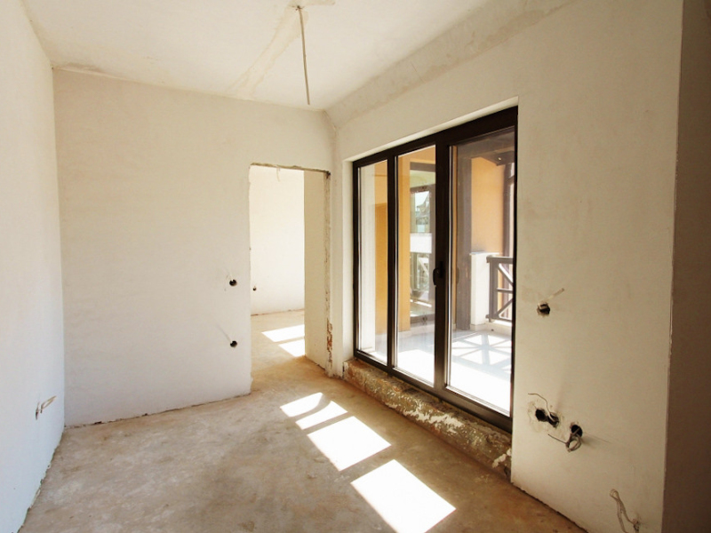 Priestranný dvojizbový apartmán v luxusnom rezorte Pirin Castle 