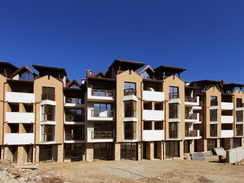 Priestranný dvojizbový apartmán v luxusnom rezorte Pirin Castle 