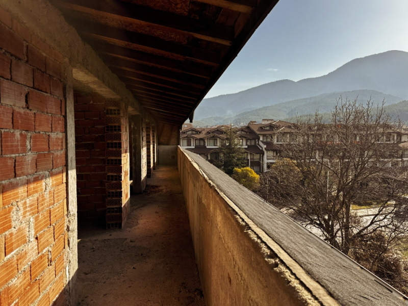 Novostavba od developera – moderný jednoizbový apartmán 600 m od lanovky, Bansko (dokončenie 2027)