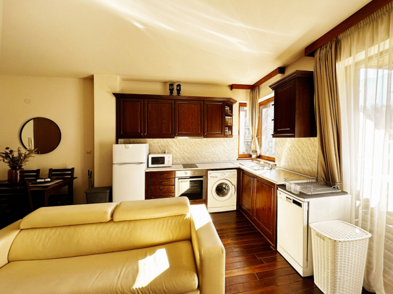 Kompletne zariadený jednoizbový apartmán v golfovom rezorte Pirin Golf & Country Club