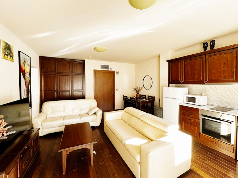 Kompletne zariadený jednoizbový apartmán v golfovom rezorte Pirin Golf & Country Club
