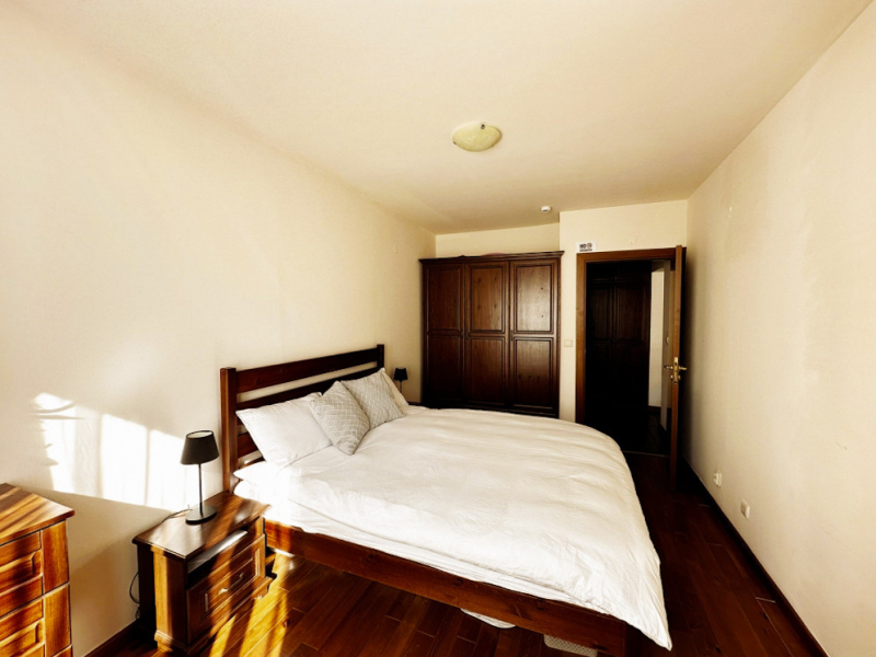 Kompletne zariadený jednoizbový apartmán v golfovom rezorte Pirin Golf & Country Club