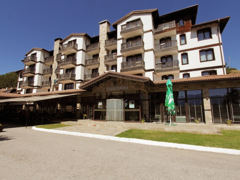 Útulný jednoizbový apartmán s dvoma balkónmi v komplexe Tri Hory