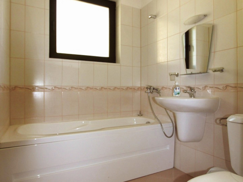 Útulný jednoizbový apartmán s dvoma balkónmi v komplexe Tri Hory