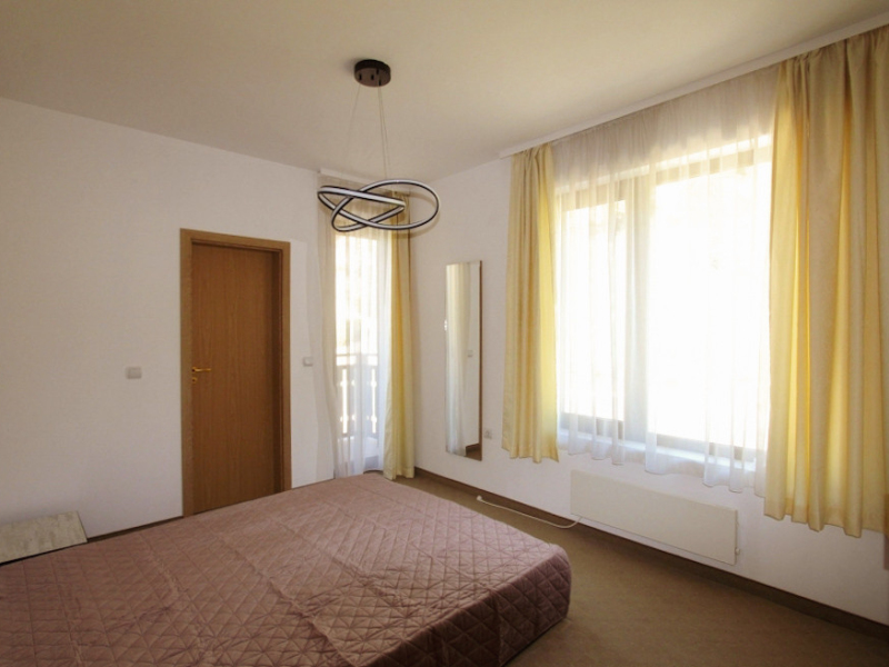 Útulný jednoizbový apartmán s dvoma balkónmi v komplexe Tri Hory