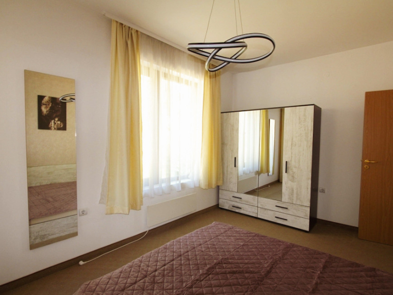 Útulný jednoizbový apartmán s dvoma balkónmi v komplexe Tri Hory
