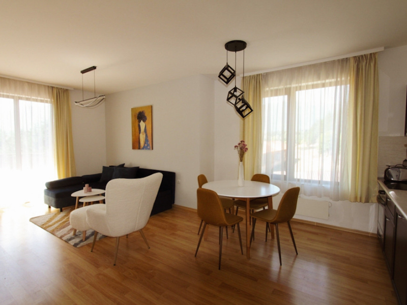 Útulný jednoizbový apartmán s dvoma balkónmi v komplexe Tri Hory