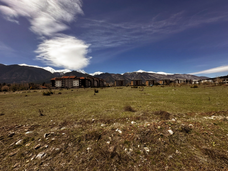 Pozemok s panoramatickým 360° výhľadom – pod Pirin Golf