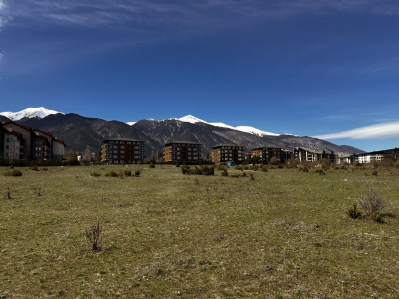 Pozemok s panoramatickým 360° výhľadom – pod Pirin Golf