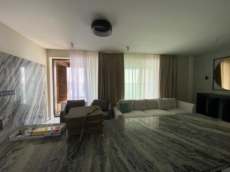 Elegantný apartmán s výhľadom do zelene – pokoj, súkromie a nadčasový dizajn