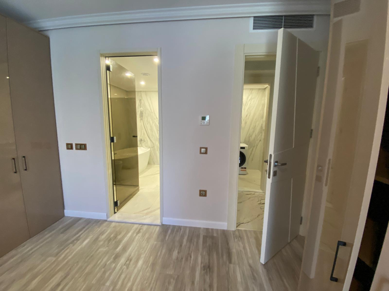 Elegantný apartmán s výhľadom do zelene – pokoj, súkromie a nadčasový dizajn