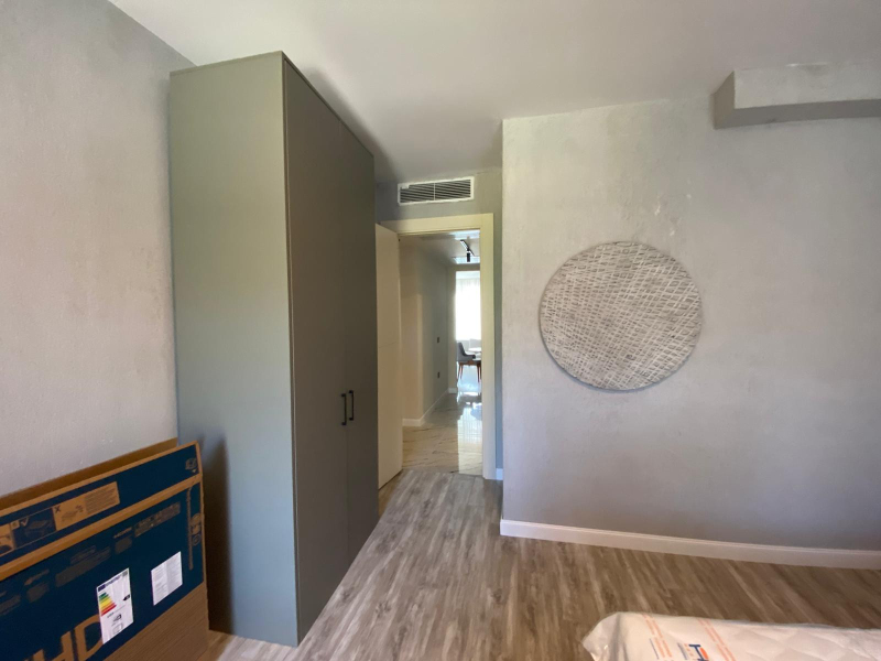 Elegantný apartmán s výhľadom do zelene – pokoj, súkromie a nadčasový dizajn