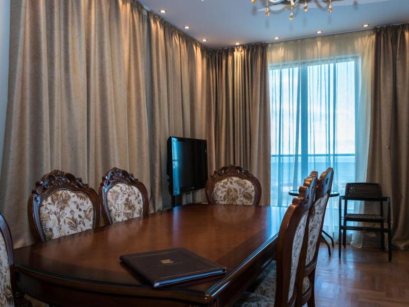 Apartmán č. 16 – Reprezentatívny luxusný apartmán s veľkou terasou a výhľadom na more | Long Beach Apartments