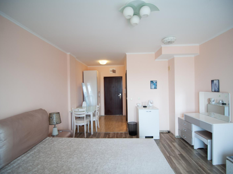 Apartment 18 – Long Beach Apartments
